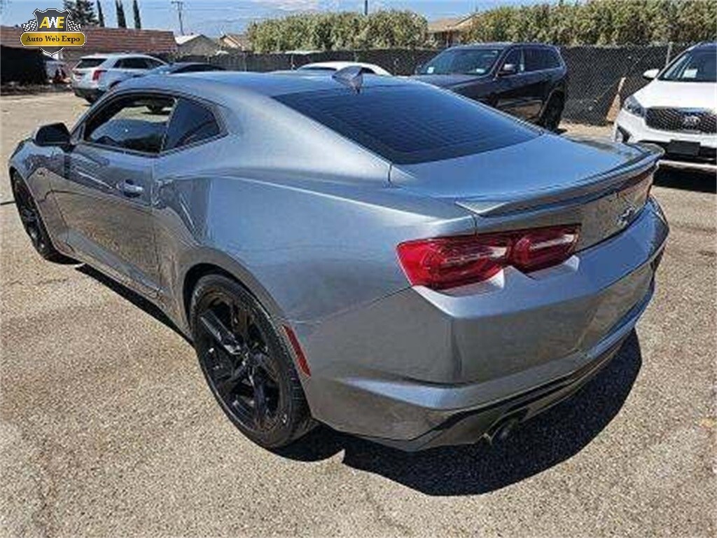 2021 Chevrolet Camaro LT1 photo 3