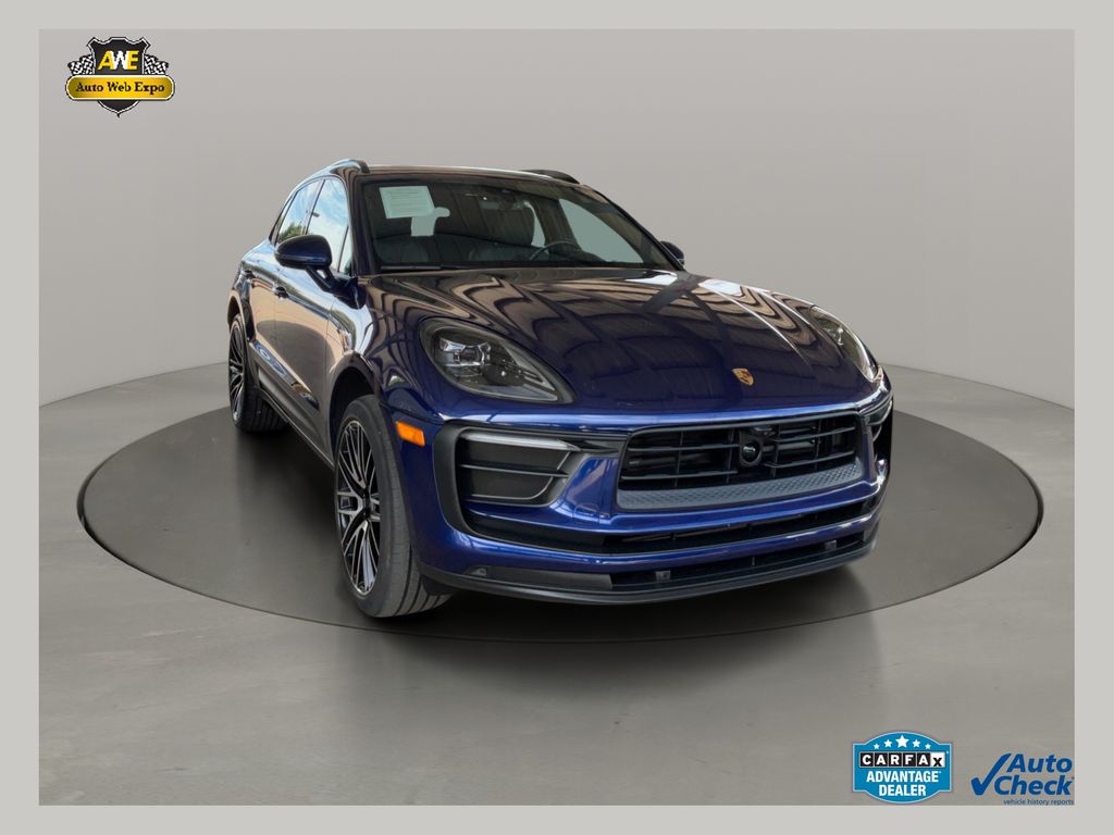 2022 Porsche Macan Base