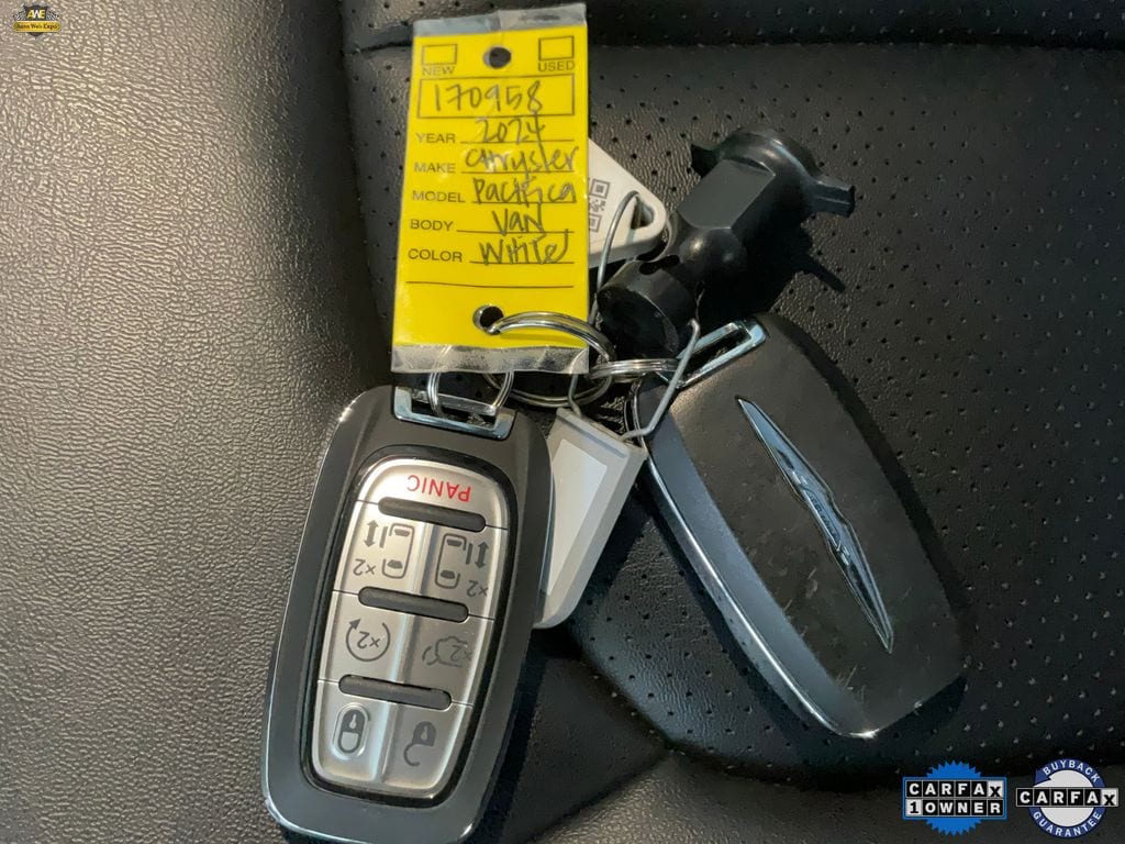 2024 Chrysler Pacifica PHEV Select - Photo 52