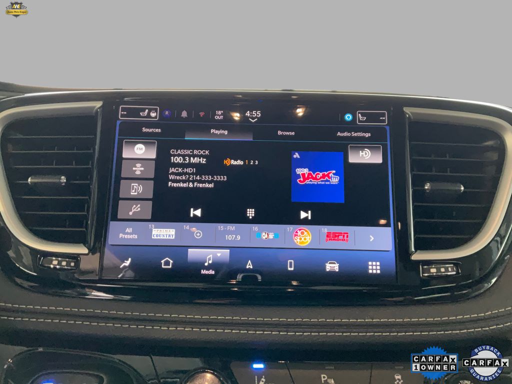 2024 Chrysler Pacifica PHEV Select - Photo 26