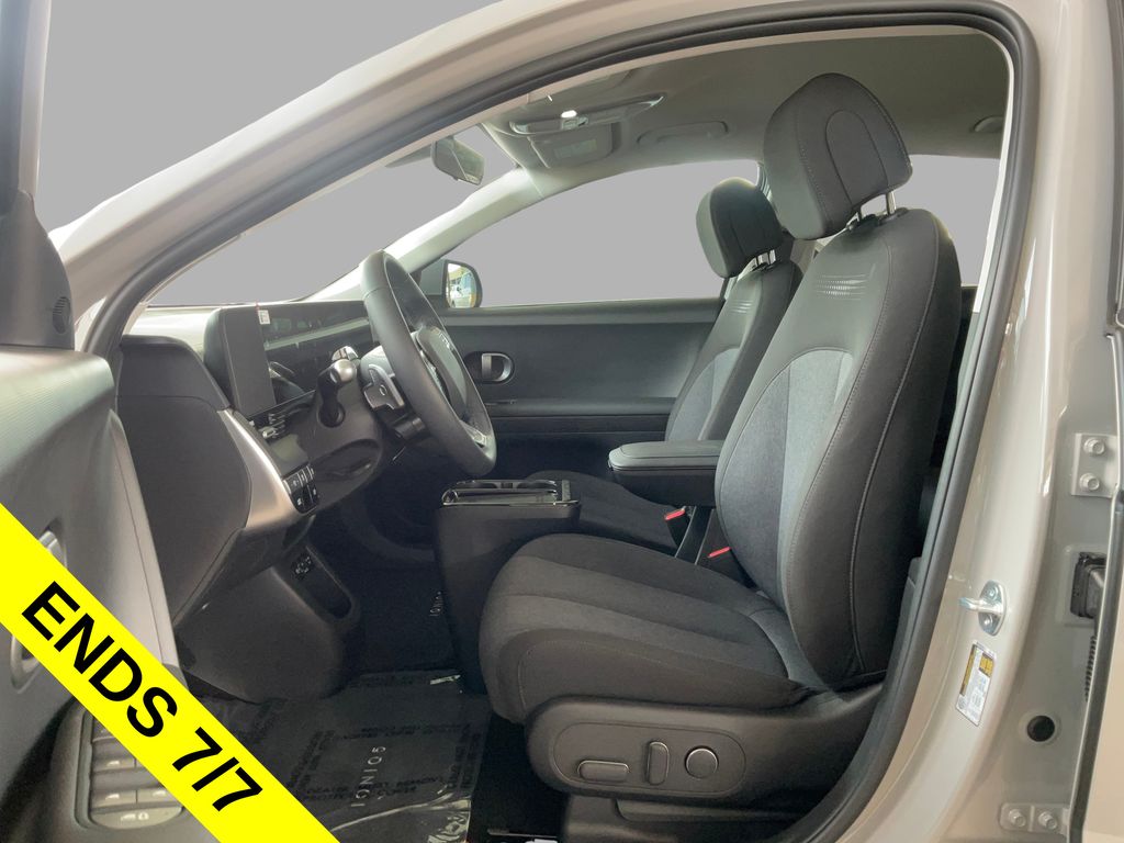 2026 Hyundai IONIQ 5 SE - Photo 9