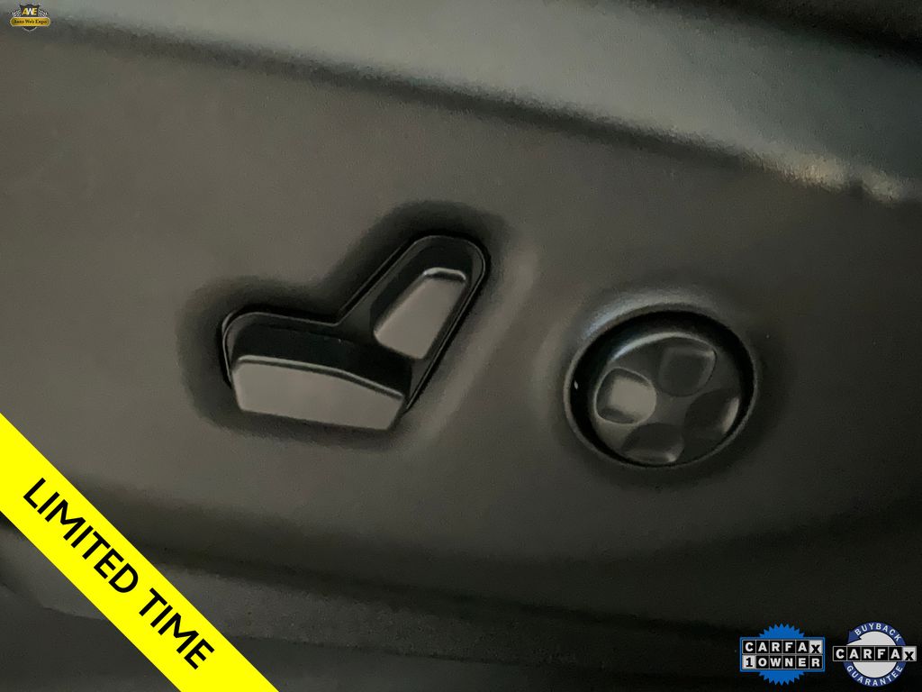2024 Chrysler Pacifica PHEV Select - Photo 42