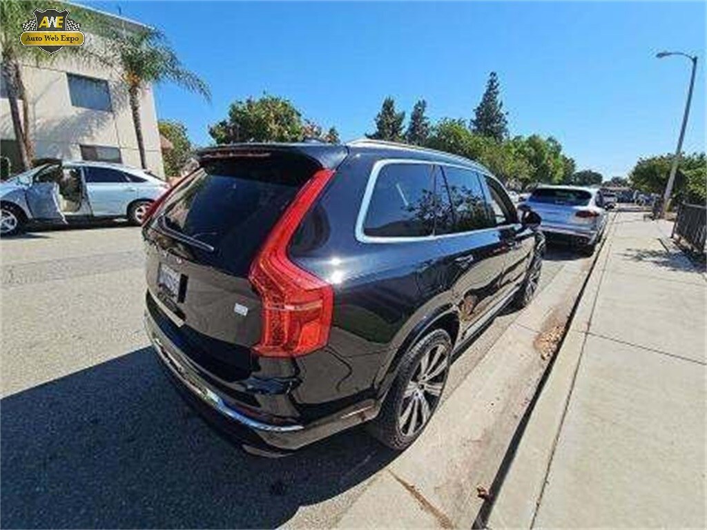 2023 Volvo XC90 Recharge T8 Plus photo 3