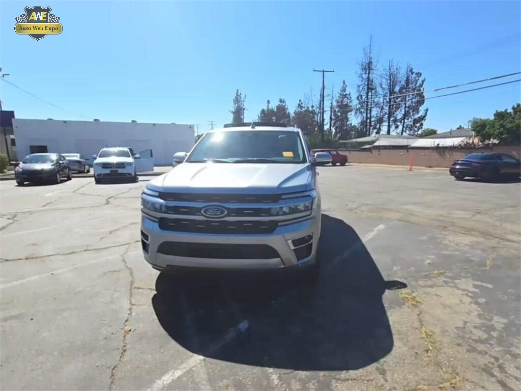 2024 Ford Expedition Limited photo 2