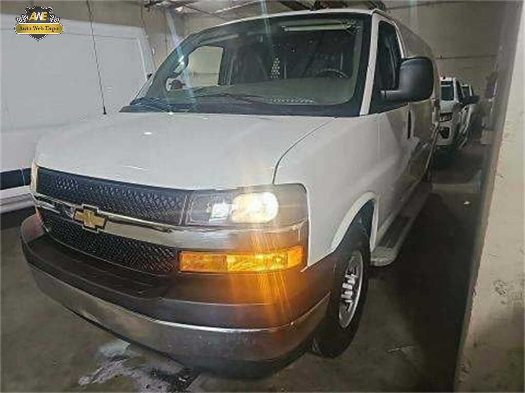 2023 Chevrolet Express 2500 Cargo photo 3