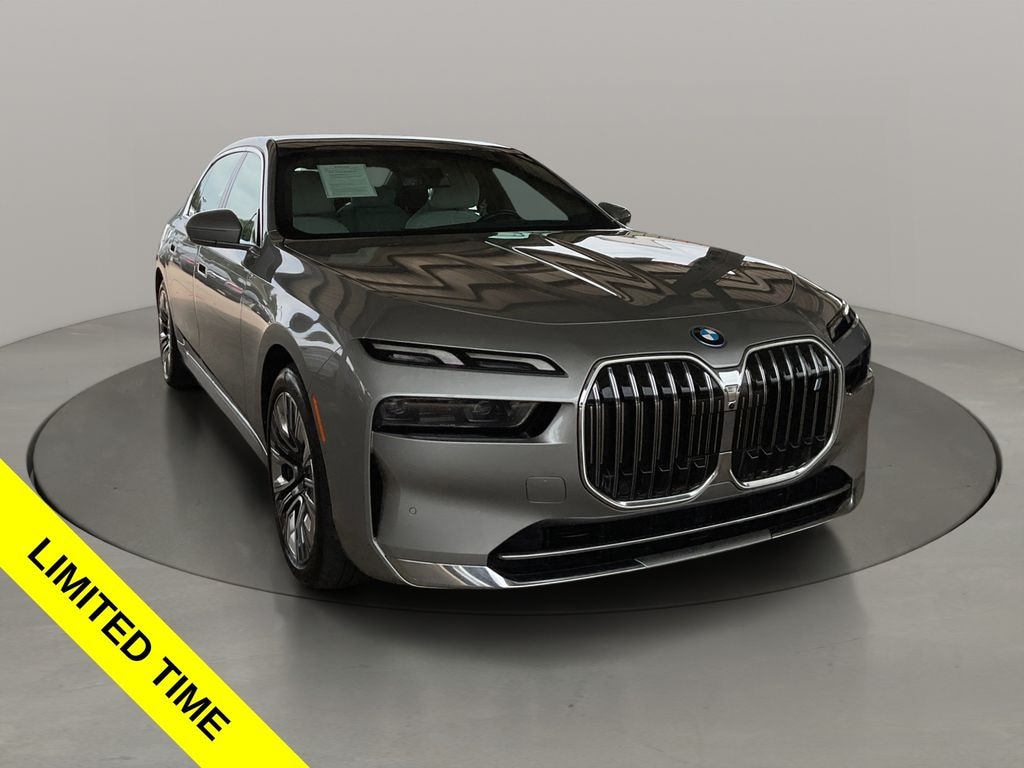 Used 2023 BMW i7 xDrive60 /DRIVING ASSIST PRO /PARK ASSIST /$124K M Sedan