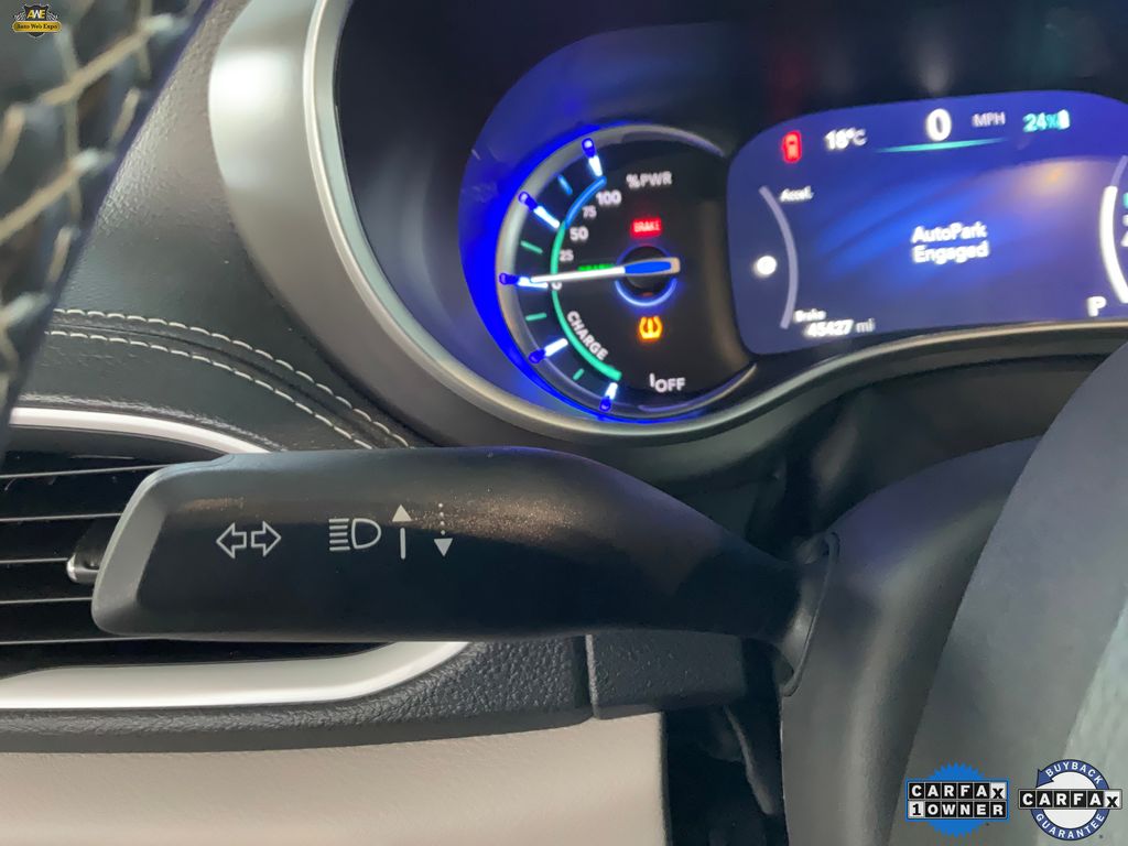 2024 Chrysler Pacifica PHEV Select - Photo 37