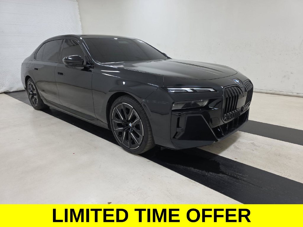  BMW i7