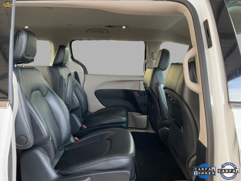 2024 Chrysler Pacifica PHEV Select - Photo 14
