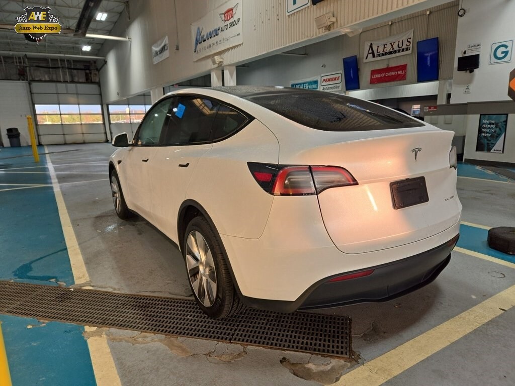 2023 Tesla Model Y Long Range photo 4