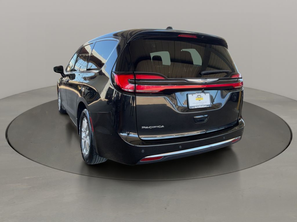 Used 2023 Chrysler Pacifica Touring L Van Passenger Van