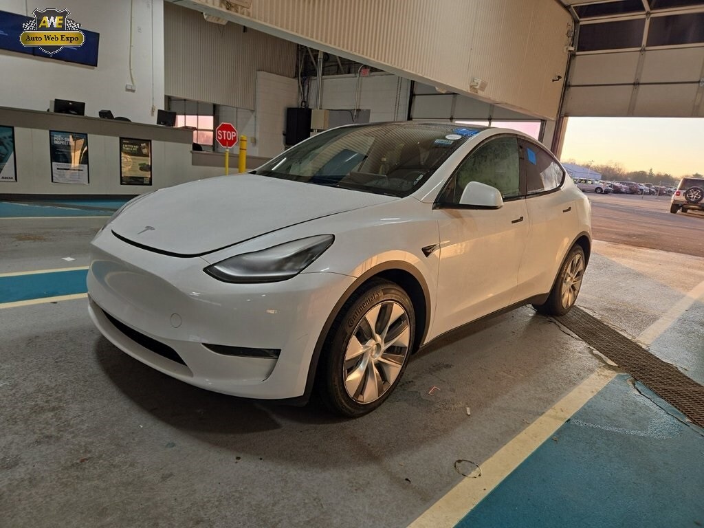 2023 Tesla Model Y Long Range photo 3