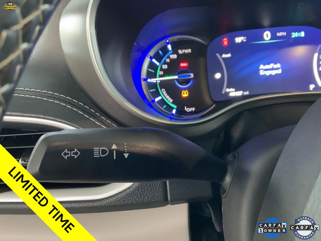 2024 Chrysler Pacifica PHEV Select - Photo 37