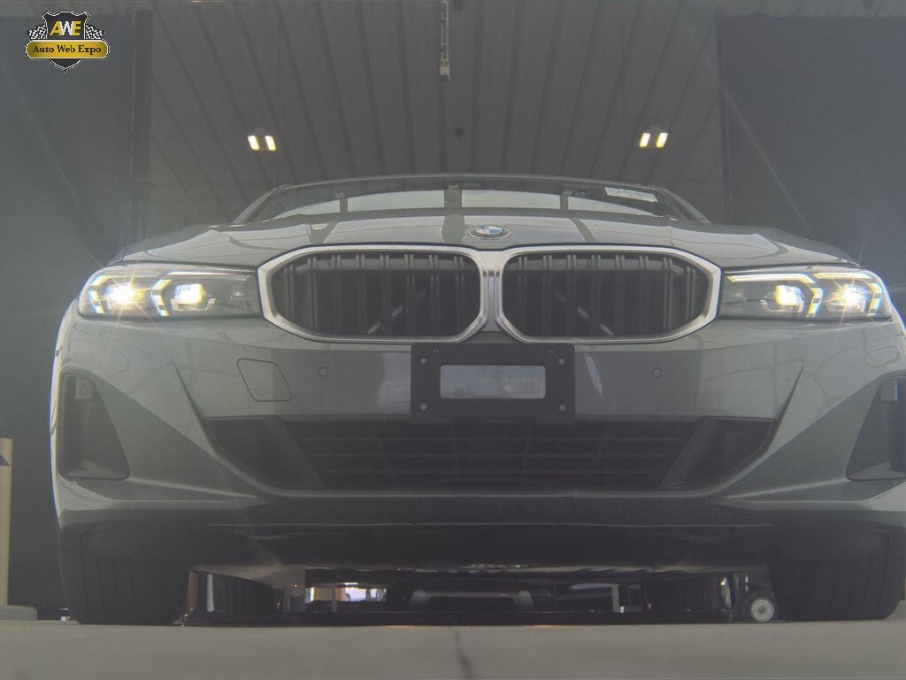 2024 Bmw 330i 3-Series photo 2