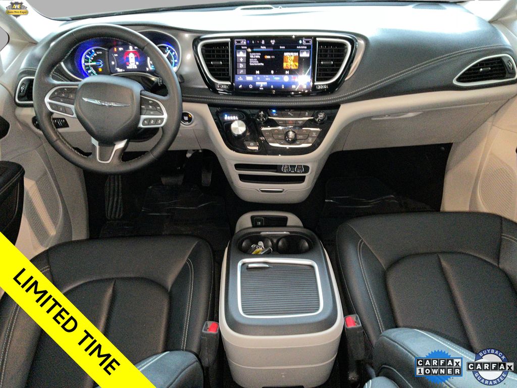 2024 Chrysler Pacifica PHEV Select - Photo 24
