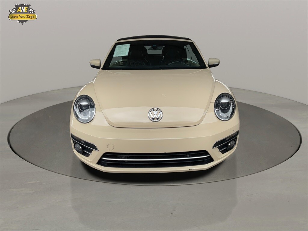 2019 Volkswagen Beetle Convertible Final Edition SEL photo 2