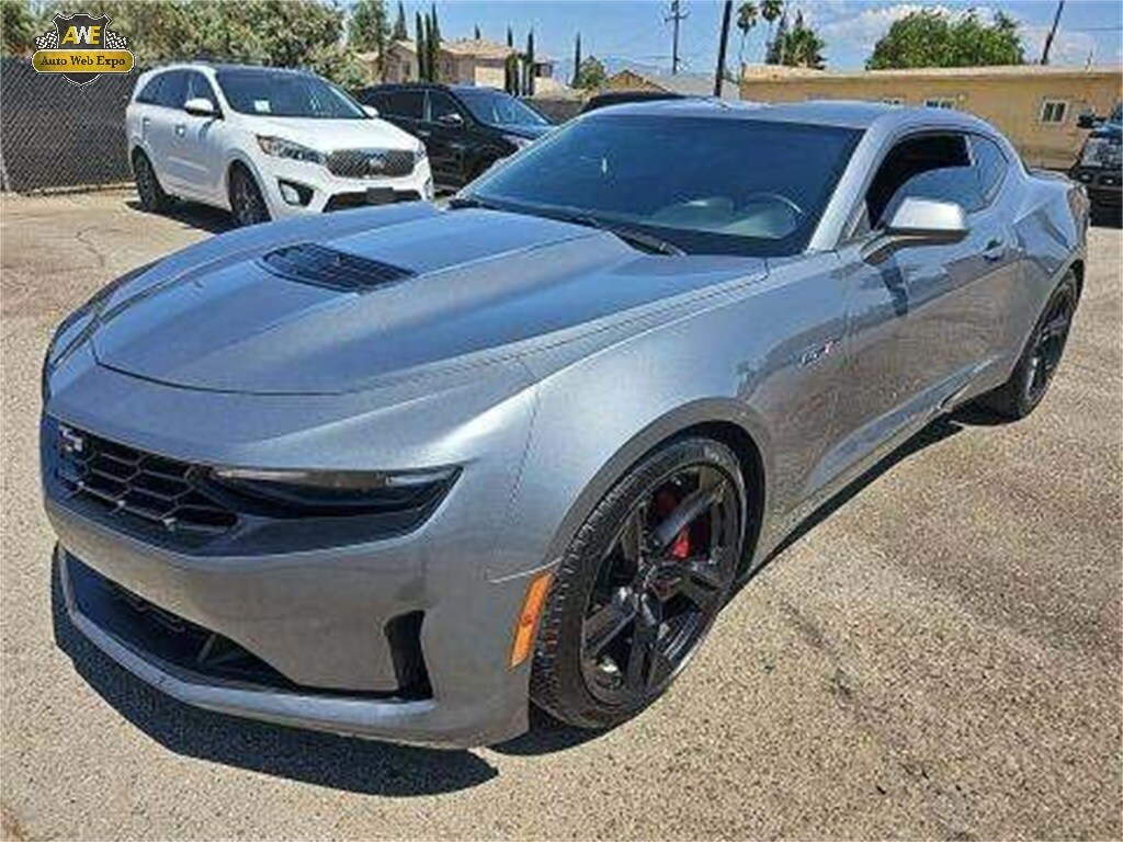 2021 Chevrolet Camaro LT1 photo 2