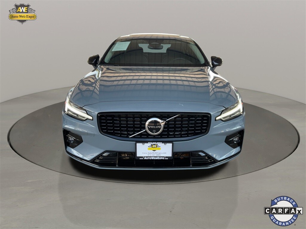 2024 Volvo S60 B5 Plus photo 2