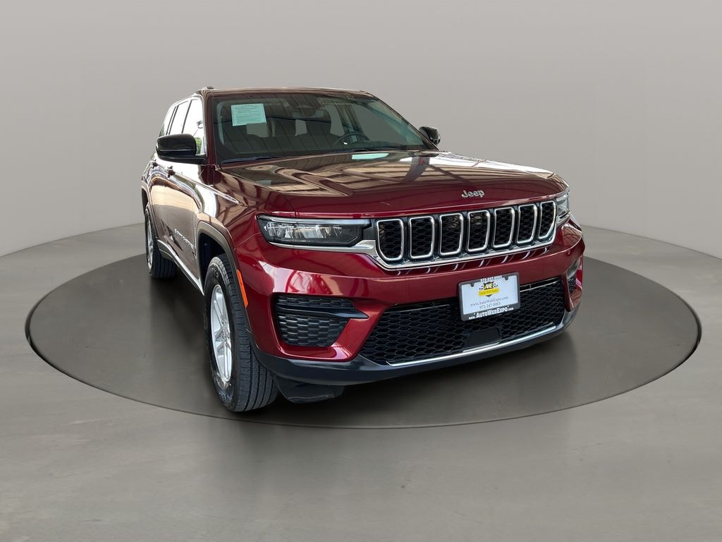 Used 2024 Jeep Grand Cherokee Laredo SUV