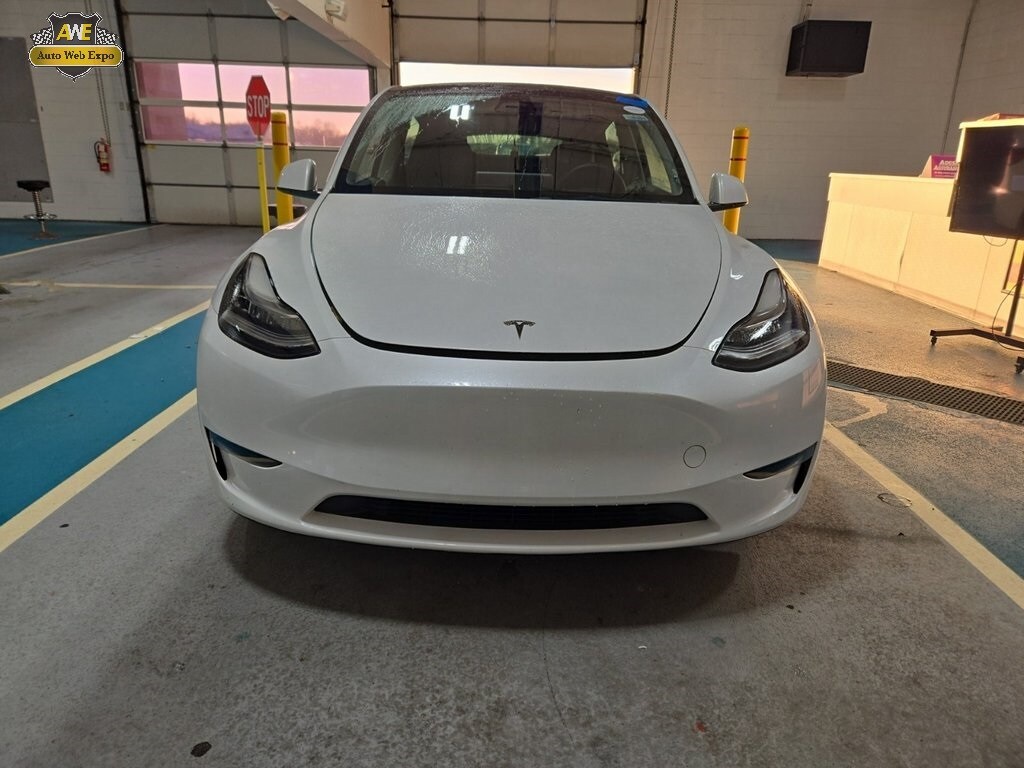 2023 Tesla Model Y Long Range photo 2