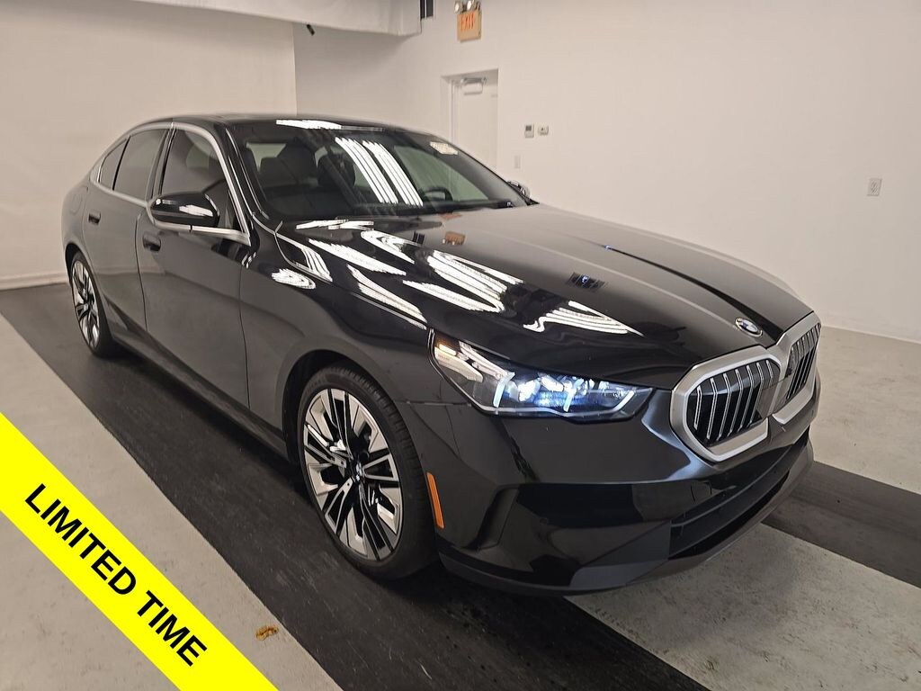 Used 2024 BMW 5 Series 530i /PREMIUM /DRIVING ASSIST PRO Sedan
