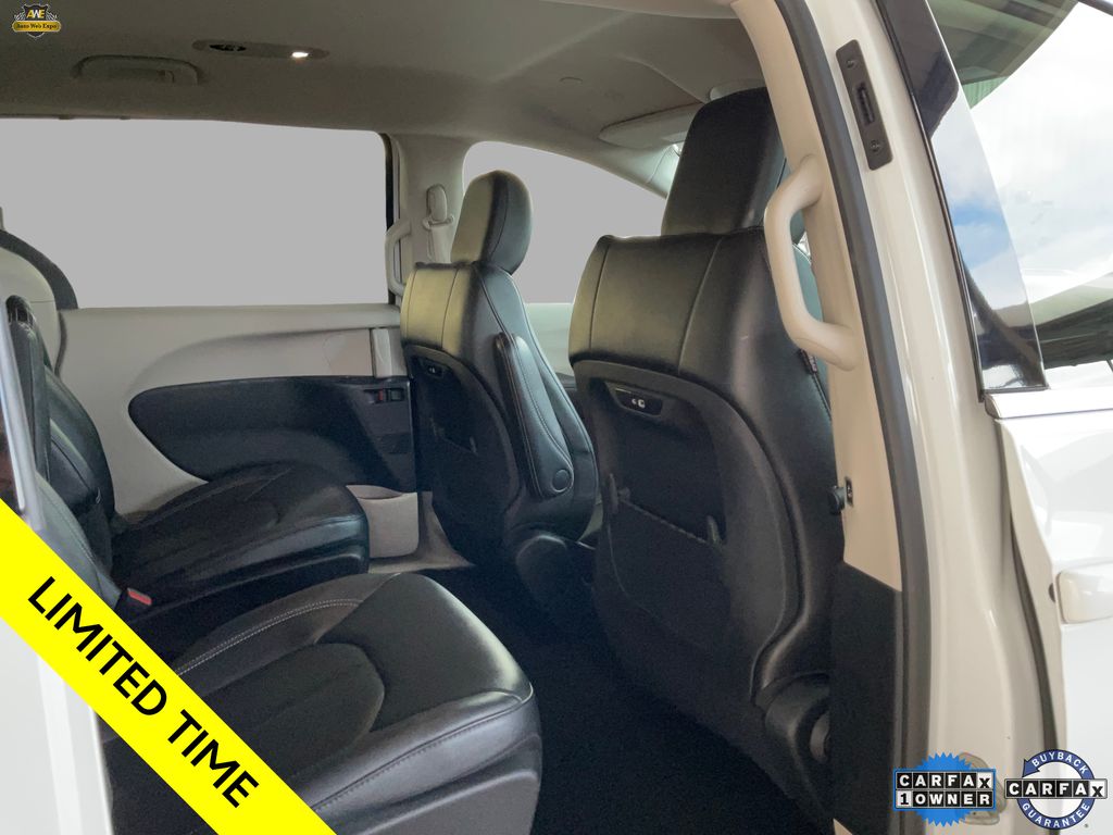 2024 Chrysler Pacifica PHEV Select - Photo 15