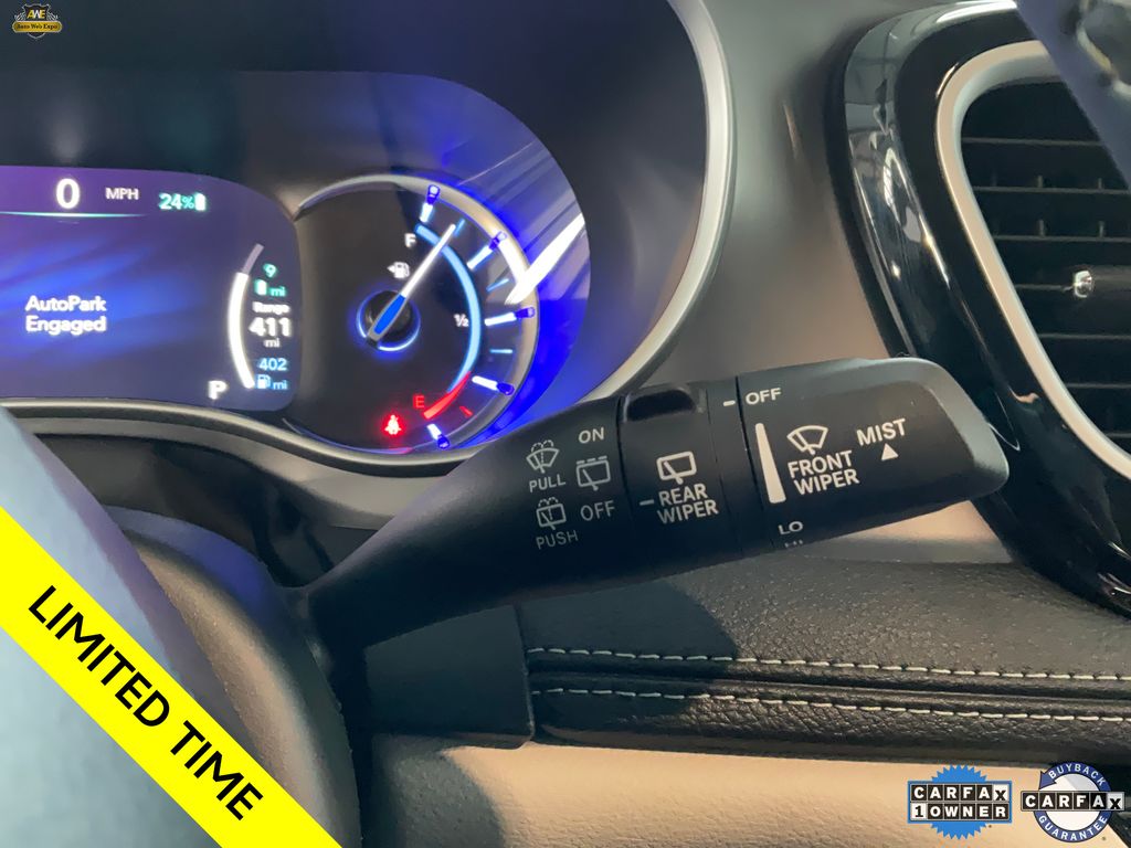 2024 Chrysler Pacifica PHEV Select - Photo 36