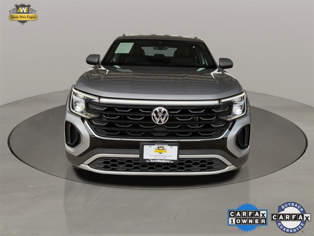 2024 Volkswagen Atlas Cross Sport SE Technology photo 2