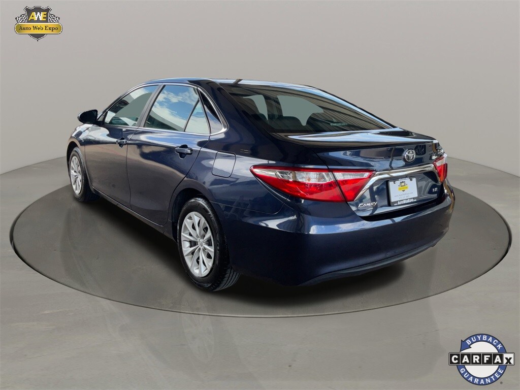 2016 Toyota Camry LE photo 4