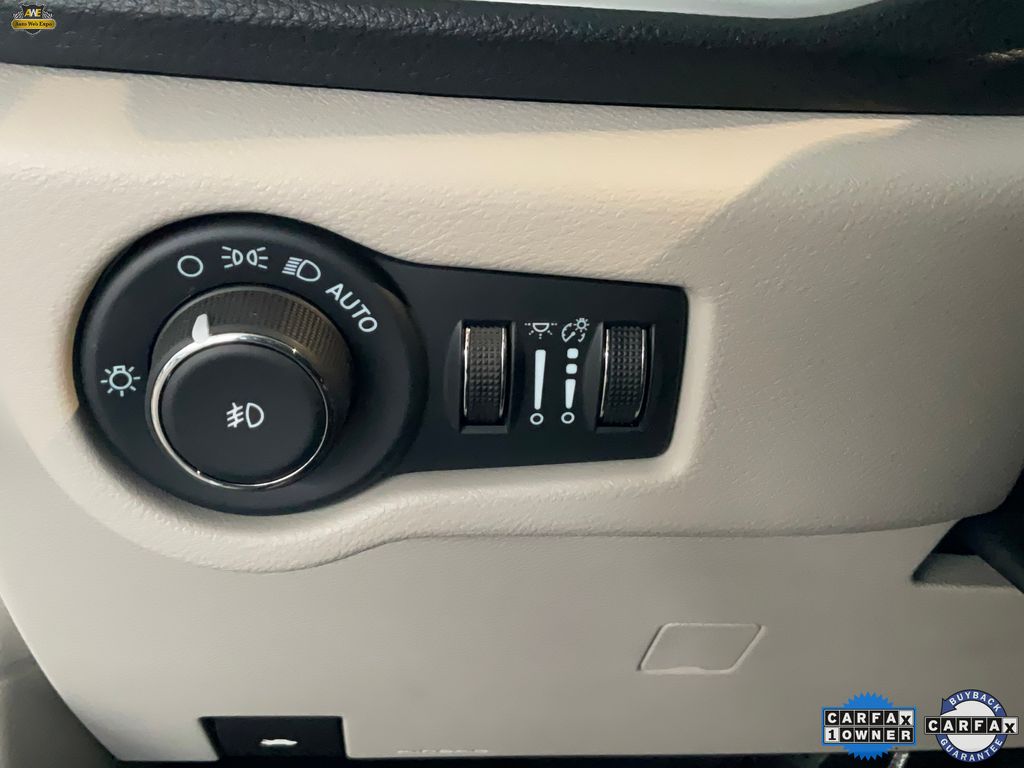 2024 Chrysler Pacifica PHEV Select - Photo 39