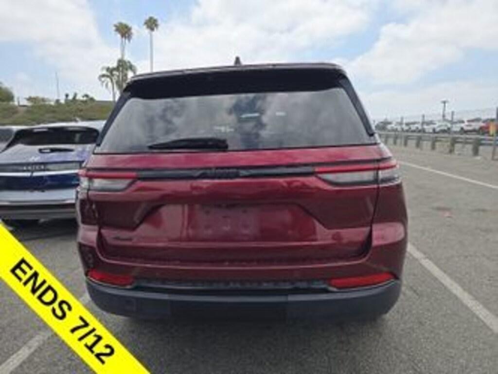 Used 2024 Jeep Grand Cherokee Altitude SUV
