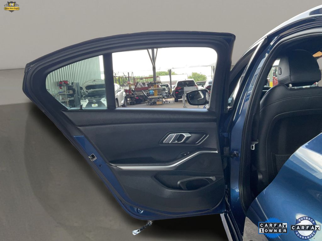 2022 BMW 3 Series 330i - Photo 12