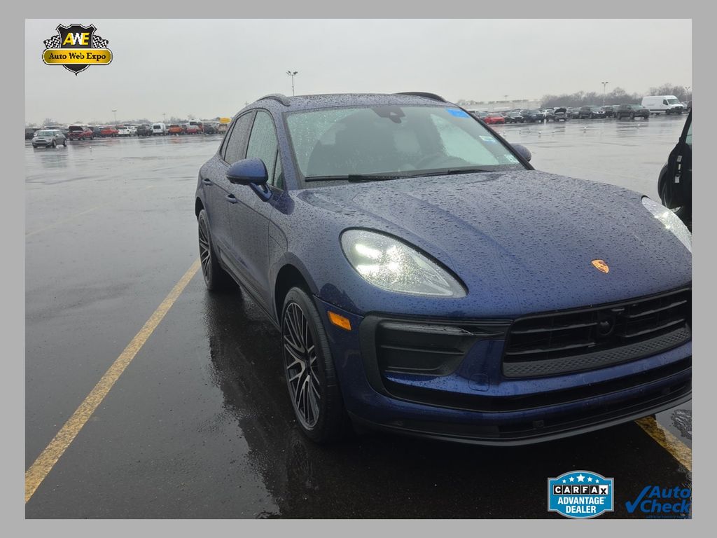 2022 Porsche Macan Base