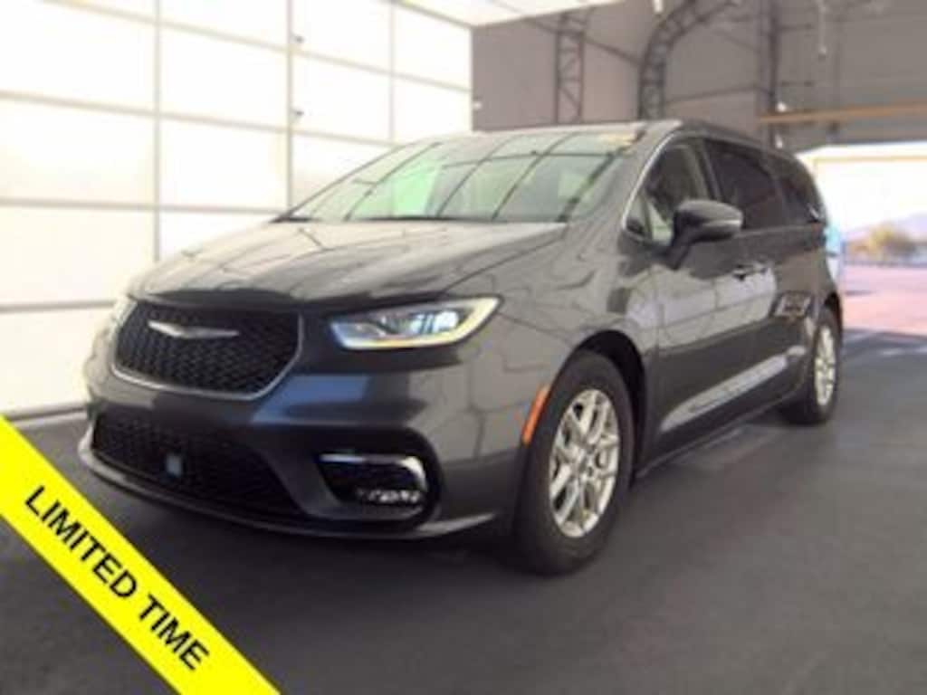 Used 2023 Chrysler Pacifica Touring L Van Passenger Van