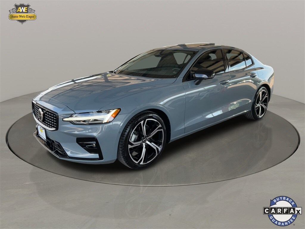 2024 Volvo S60 B5 Plus photo 3