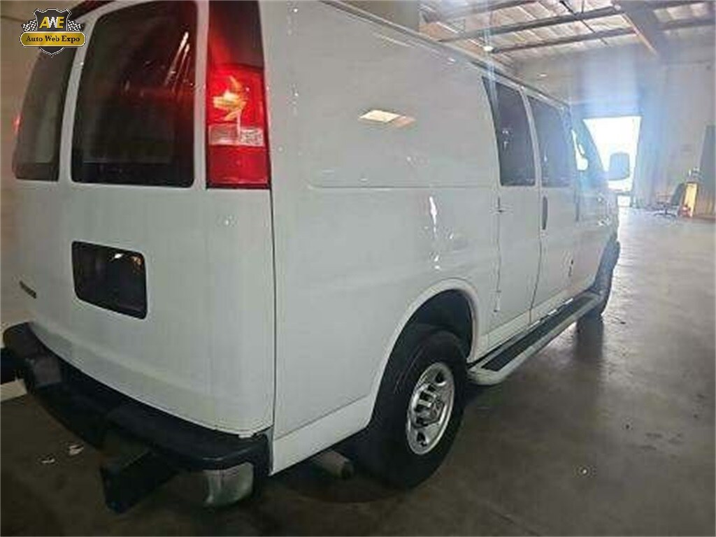 2023 Chevrolet Express 2500 Cargo photo 4