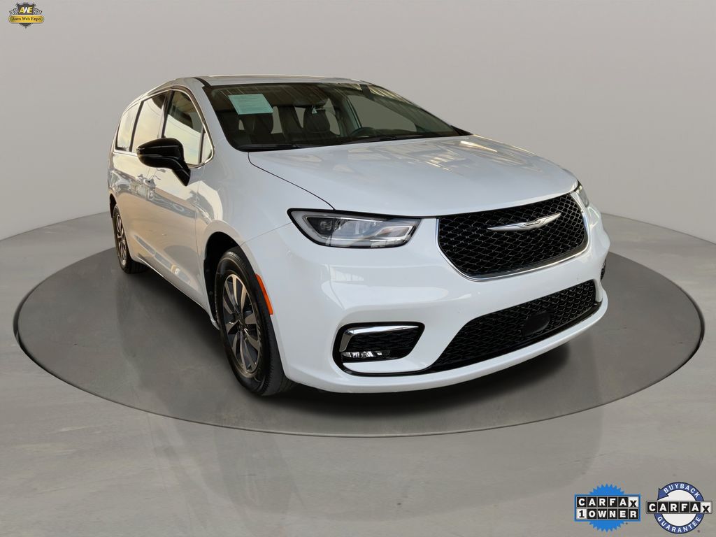 2024 Chrysler Pacifica PHEV