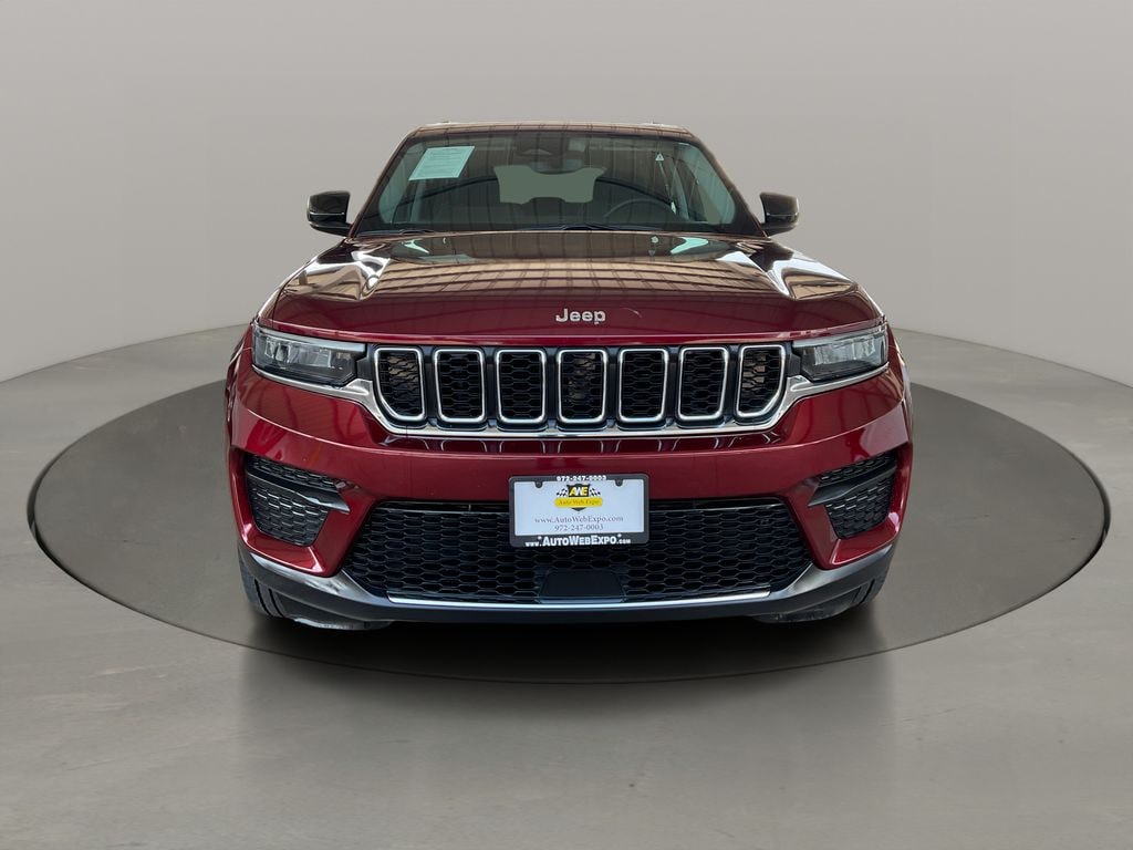 Used 2024 Jeep Grand Cherokee Laredo SUV