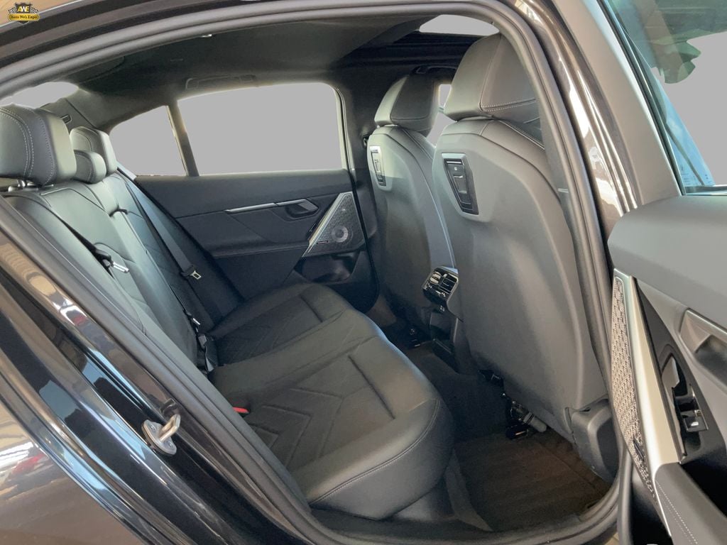 2026 BMW i5 40 - Photo 17