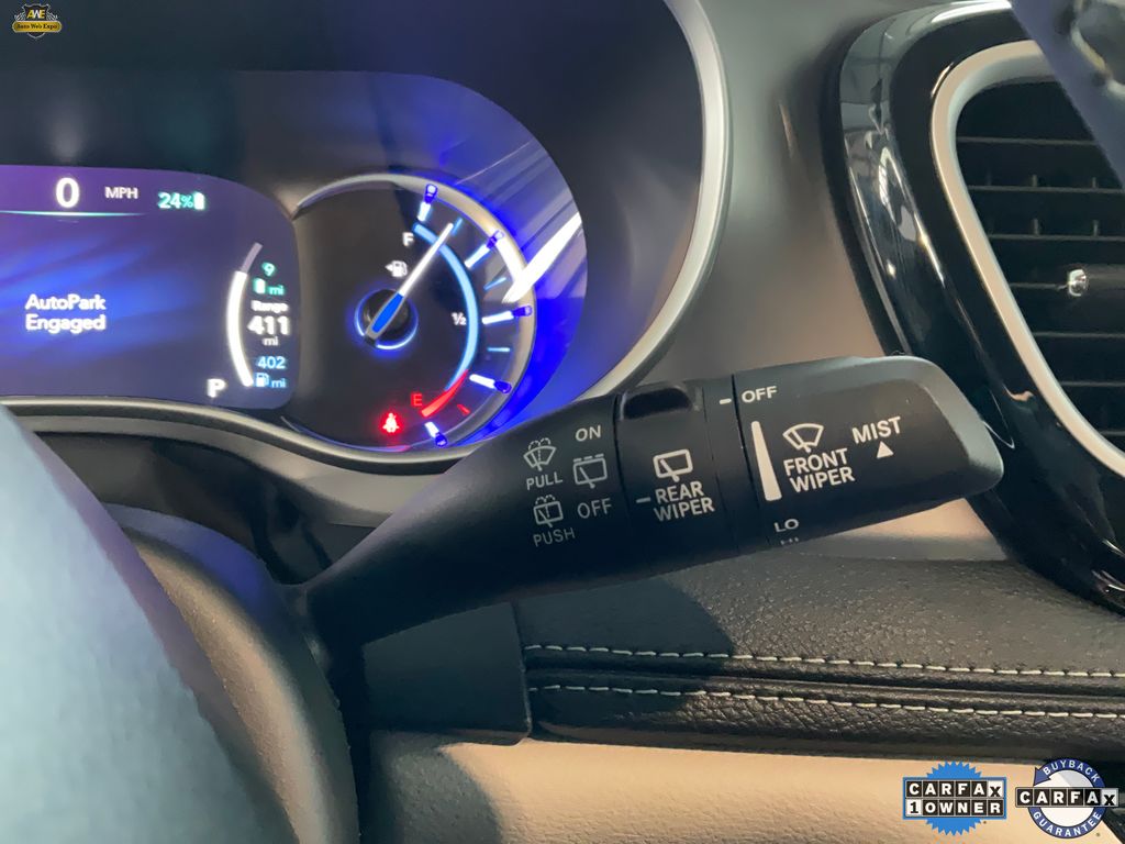 2024 Chrysler Pacifica PHEV Select - Photo 36