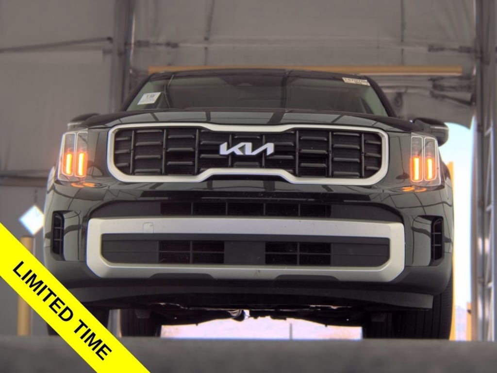 Used 2025 Kia Telluride S SUV
