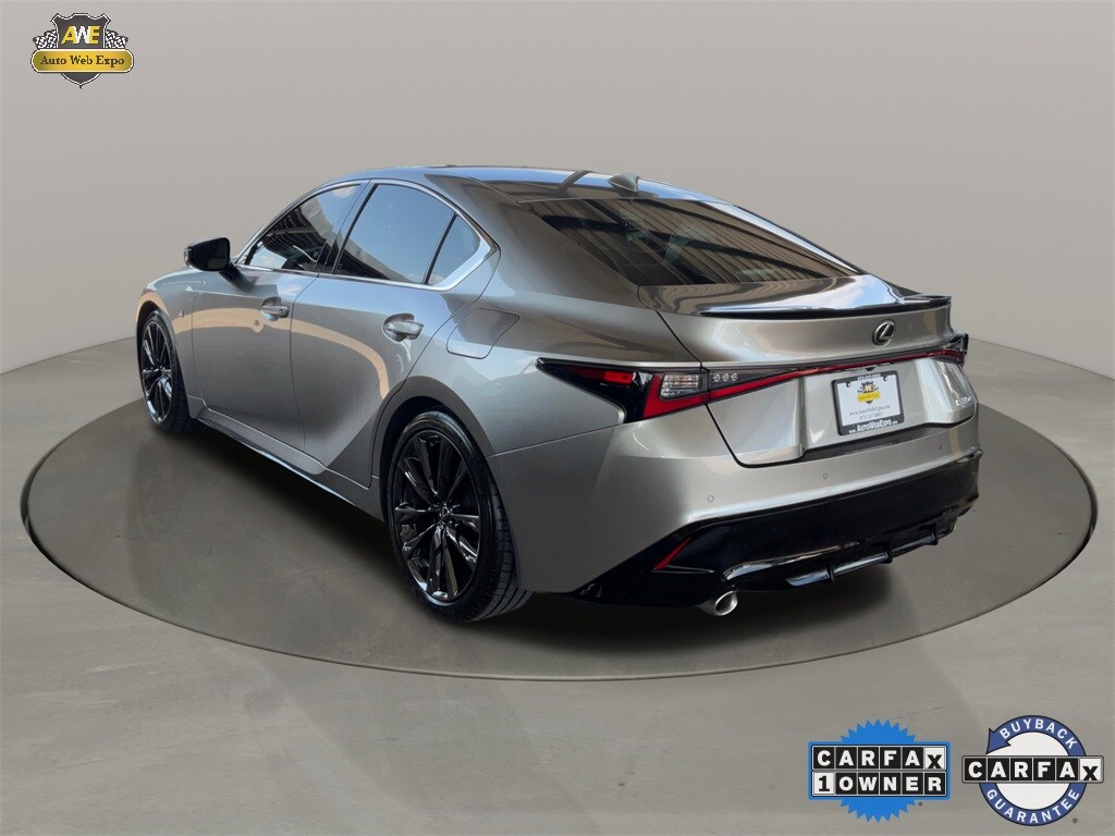 2023 Lexus IS 350 F SPORT photo 4