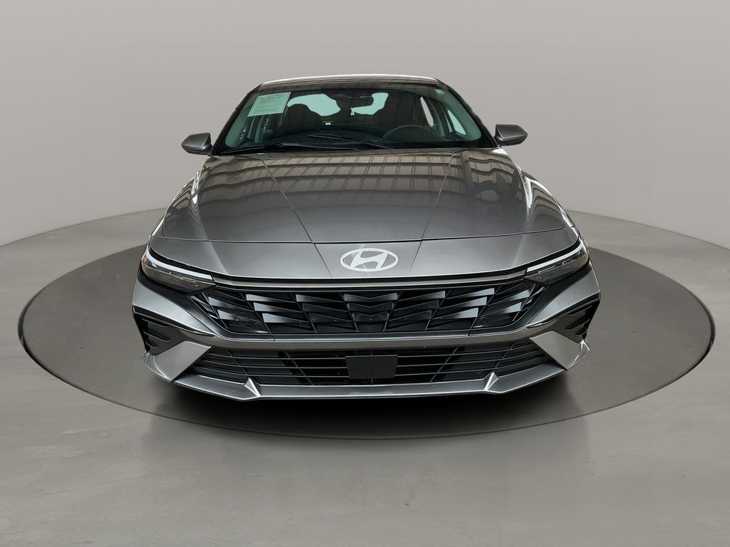 Used 2025 Hyundai Elantra SEL Convenience Sedan