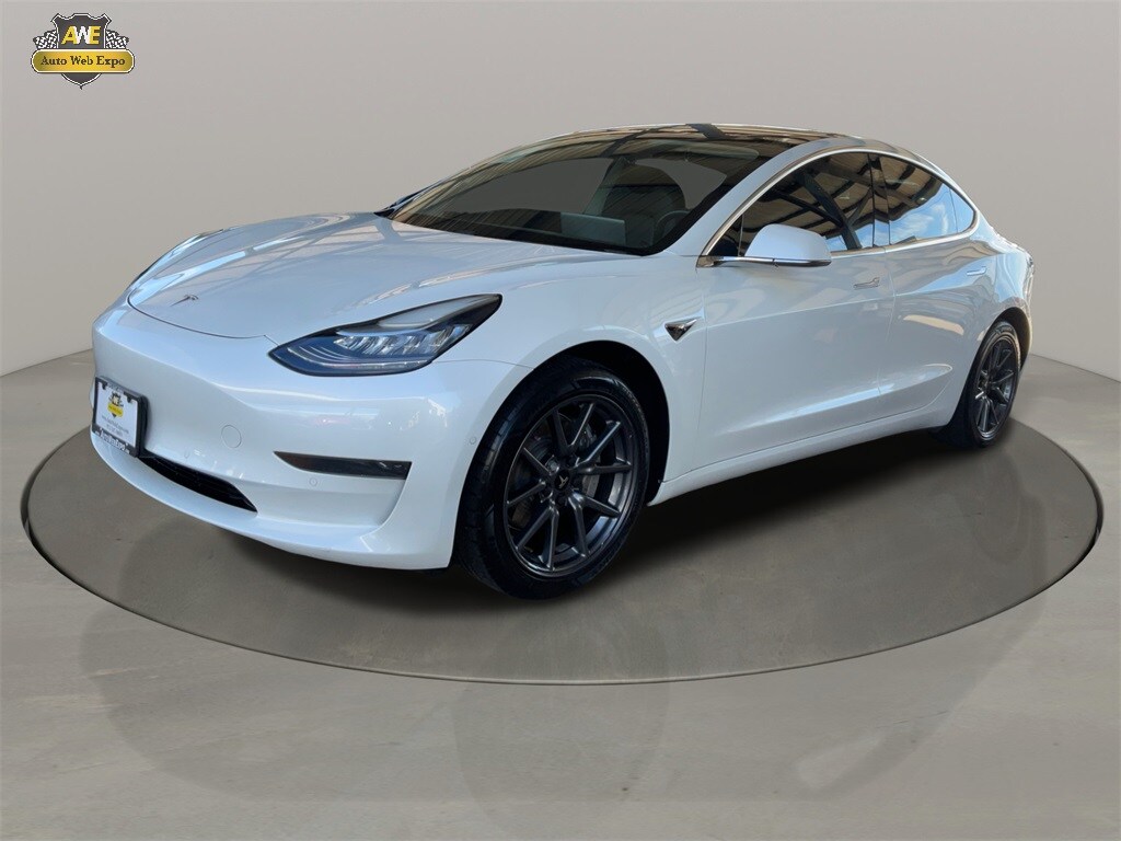 2020 Tesla Model 3 Standard Range Plus photo 3