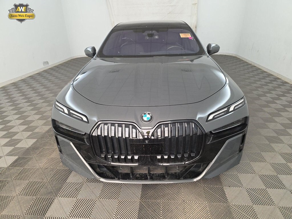 2023 Bmw 740i 7-series photo 2