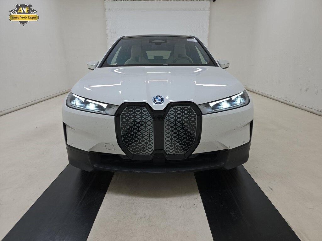 2025 Bmw iX photo 2