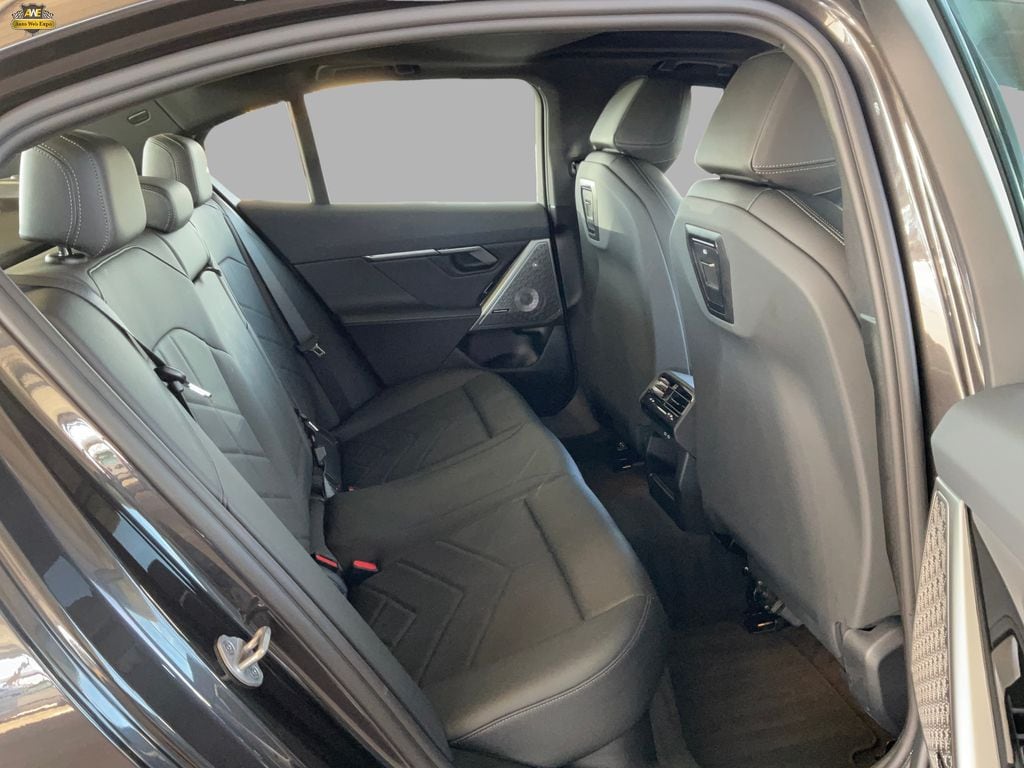 2026 BMW i5 40 - Photo 19