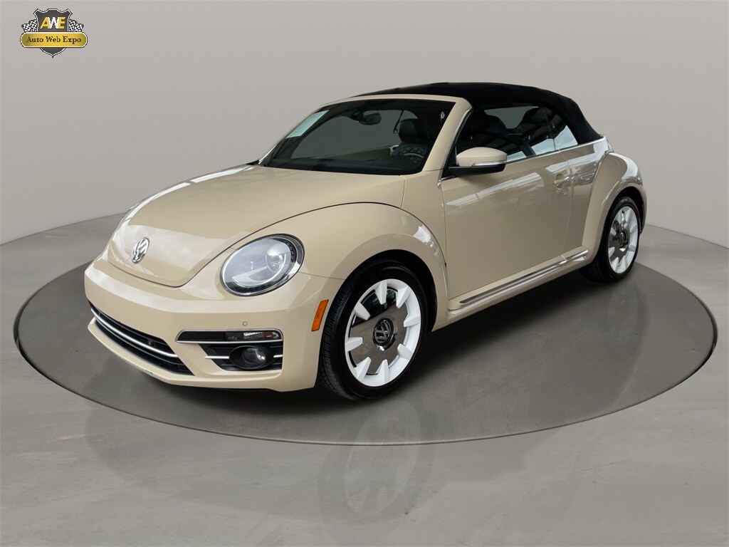 2019 Volkswagen Beetle Convertible Final Edition SEL photo 3