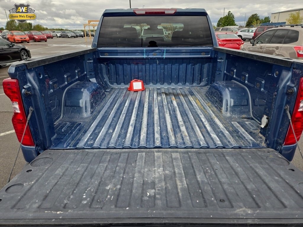 2024 Chevrolet Silverado 1500 Custom photo 2