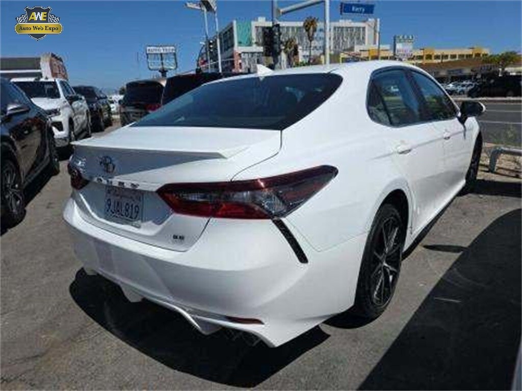 2024 Toyota Camry SE photo 4